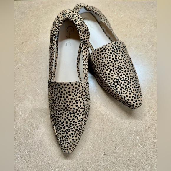 COMFORT SHOES, NWOT, CHEETAH PRINT FLATS WITH POINTED TOE. SIZE 9 - Picture 1 of 9